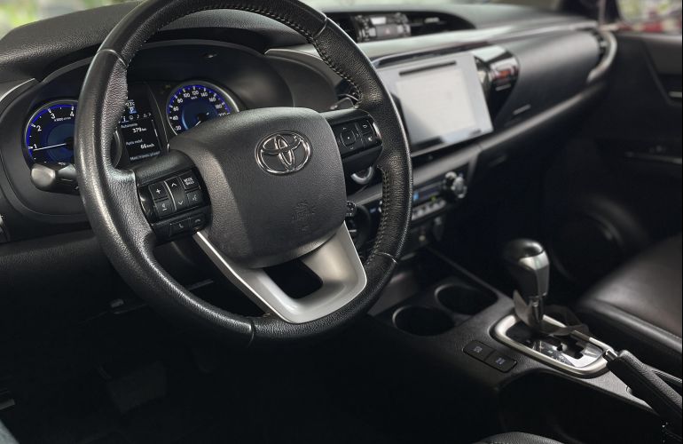 Toyota Hilux 2.8 TDI SRX CD 4x4 (Aut) - Foto #3
