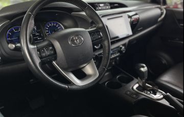 Toyota Hilux 2.8 TDI SRX CD 4x4 (Aut) - Foto #3