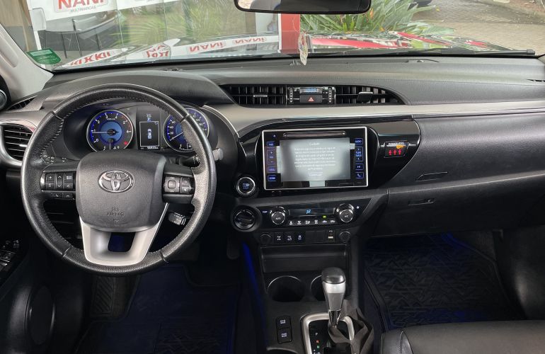 Toyota Hilux 2.8 TDI SRX CD 4x4 (Aut) - Foto #4