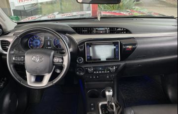 Toyota Hilux 2.8 TDI SRX CD 4x4 (Aut) - Foto #4