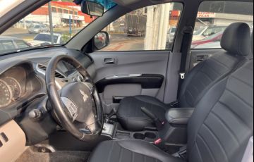 Mitsubishi L 200 Triton HPE 4x4 3.2 (aut) (cab. dupla) - Foto #9