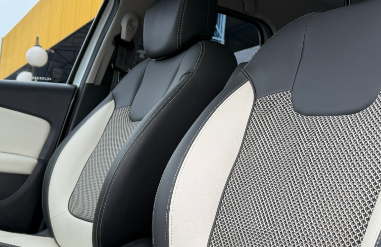 Renault Captur 1.6 Intense CVT - Foto #8