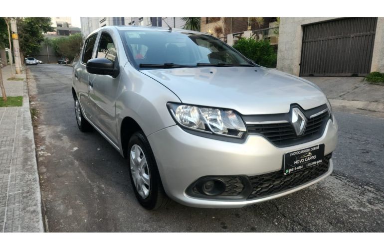 Renault Sandero 1.0 Authentique 16V Flex 4p Manual - Foto #2