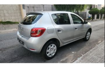 Renault Sandero 1.0 Authentique 16V Flex 4p Manual - Foto #3