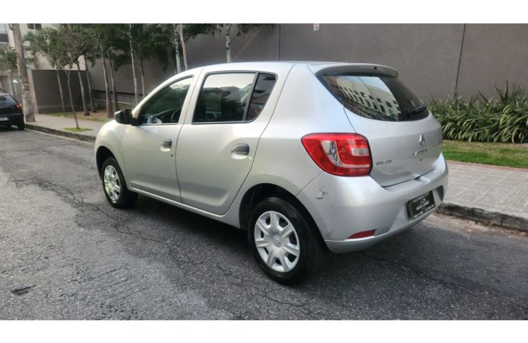 Renault Sandero 1.0 Authentique 16V Flex 4p Manual - Foto #4