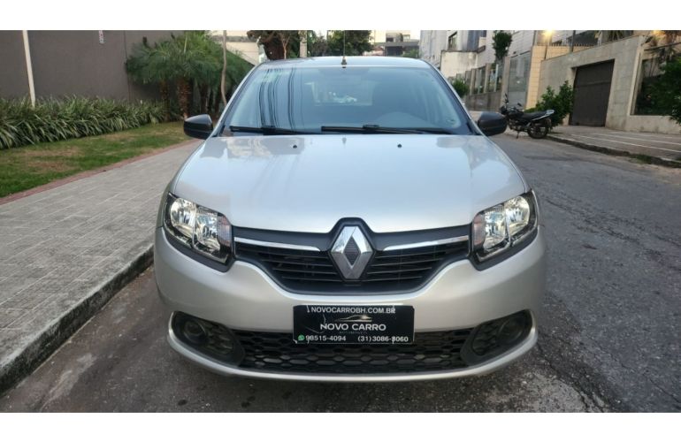 Renault Sandero 1.0 Authentique 16V Flex 4p Manual - Foto #5
