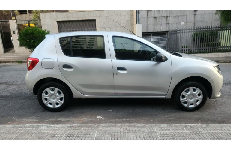 Renault Sandero 1.0 Authentique 16V Flex 4p Manual - Foto #7