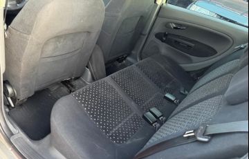 Fiat Punto 1.8 Hlx 8v - Foto #8