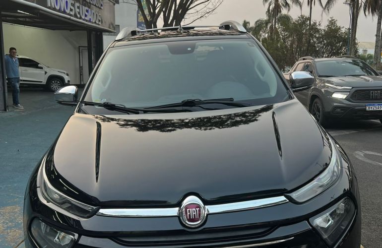 Fiat Toro 2.0 16V Turbo Volcano 4WD At9 - Foto #2