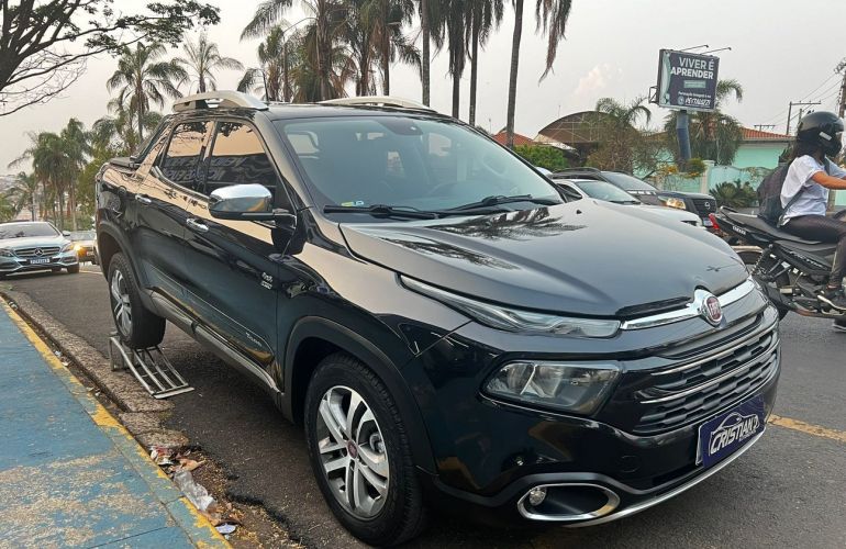 Fiat Toro 2.0 16V Turbo Volcano 4WD At9 - Foto #3