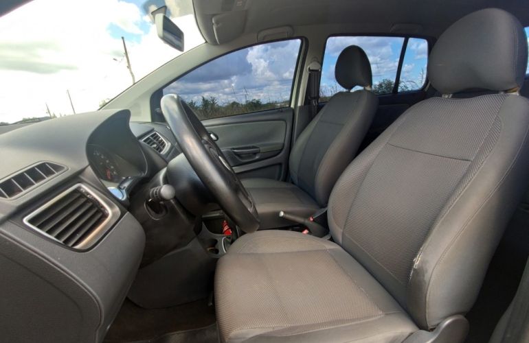 Volkswagen Fox 1.0 8V (Flex) - Foto #8