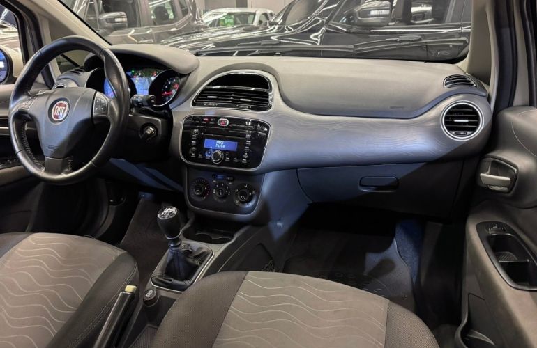Fiat Punto 1.6 Essence 16v - Foto #10