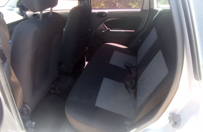 Ford Fiesta Hatch 1.0 (Flex) - Foto #1