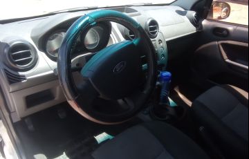 Ford Fiesta Hatch 1.0 (Flex) - Foto #3