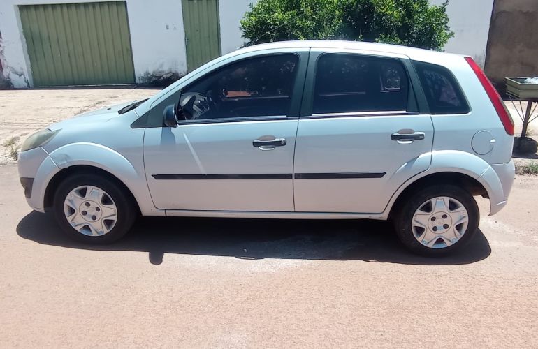 Ford Fiesta Hatch 1.0 (Flex) - Foto #6