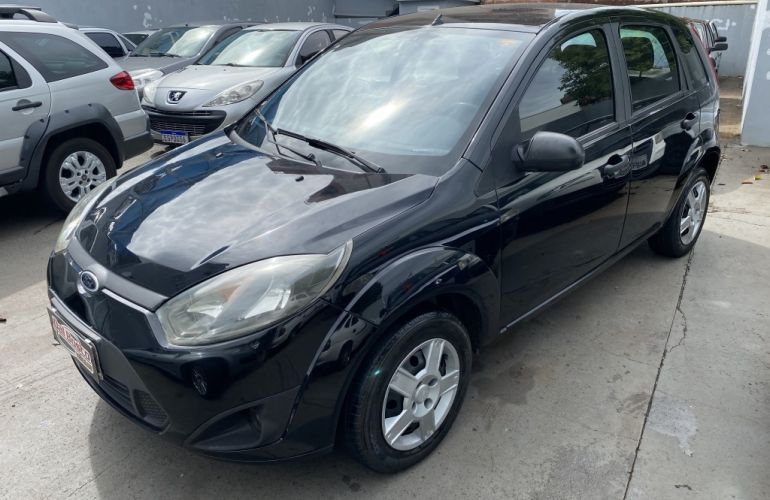 Ford Fiesta Hatch 1.0 - Foto #1