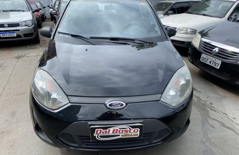 Ford Fiesta Hatch 1.0 - Foto #3