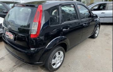 Ford Fiesta Hatch 1.0 - Foto #4