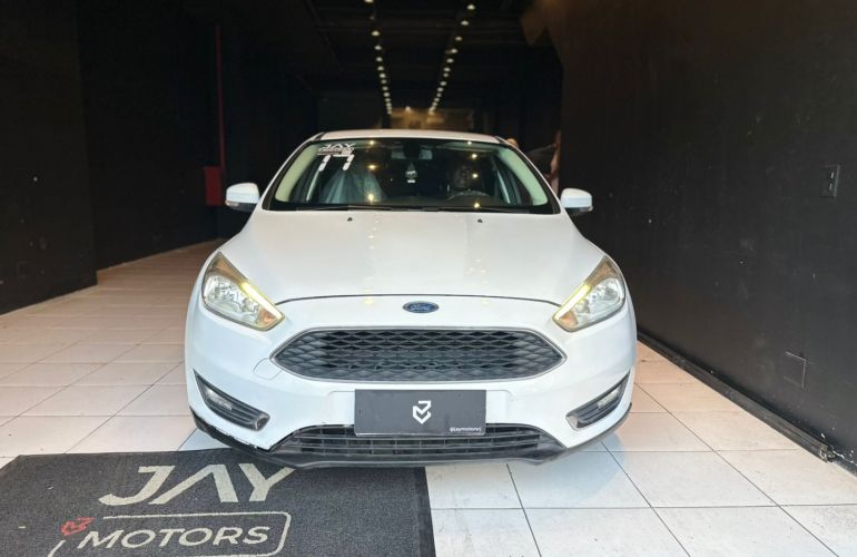 Ford Focus 2.0 SE Fastback 16V Flex 4p Powershift - Foto #2