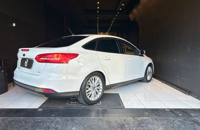 Ford Focus 2.0 SE Fastback 16V Flex 4p Powershift - Foto #4