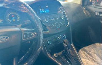 Ford Focus 2.0 SE Fastback 16V Flex 4p Powershift - Foto #8