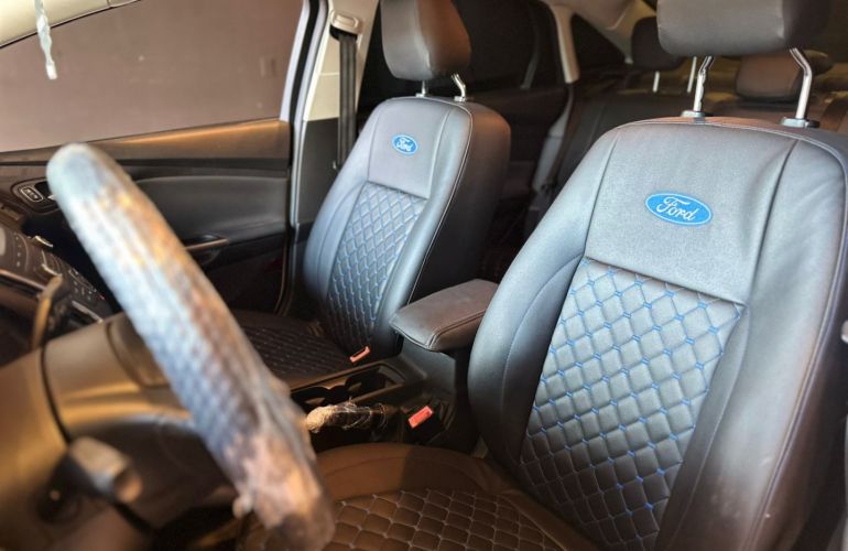 Ford Focus 2.0 SE Fastback 16V Flex 4p Powershift - Foto #9