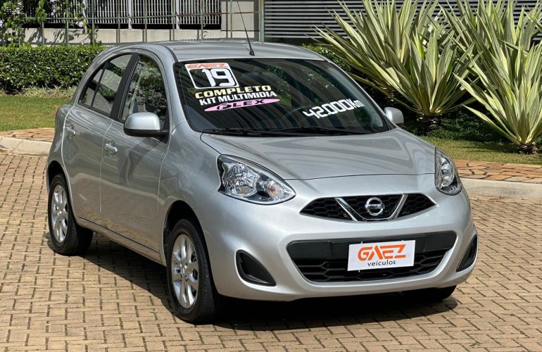 Nissan March 1.0 SV 12v - Foto #7