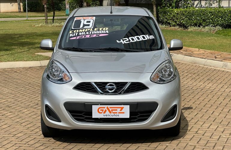 Nissan March 1.0 SV 12v - Foto #8