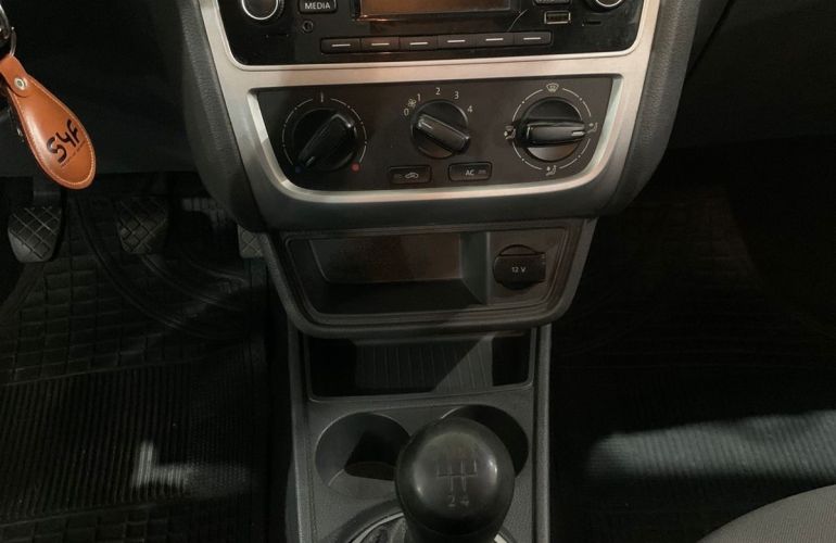 Volkswagen Voyage 1.0 Mi Trendline 8v - Foto #8