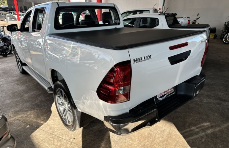 Toyota Hilux CD 2.8 TDI STD Power Pack 4WD - Foto #6