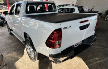 Toyota Hilux CD 2.8 TDI STD Power Pack 4WD - Foto #6