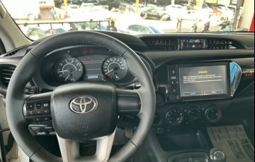 Toyota Hilux CD 2.8 TDI STD Power Pack 4WD - Foto #7