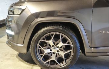 Jeep Commander 1.3 T270 Turbo Overland - Foto #4