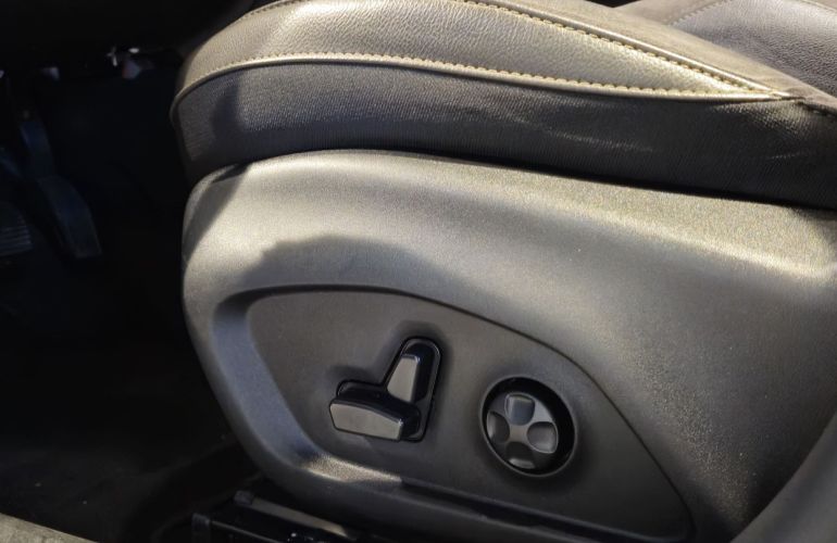 Jeep Commander 1.3 T270 Turbo Overland - Foto #7