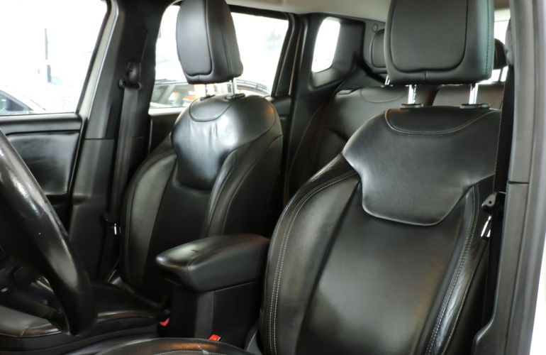 Jeep Renegade 1.8 16V Longitude - Foto #10