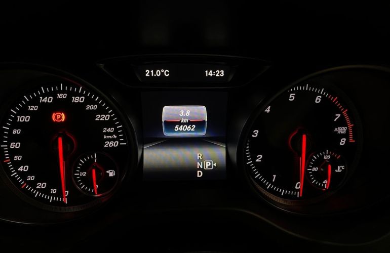 Mercedes-Benz Gla 200 1.6 Cgi Enduro 7g-dct - Foto #6