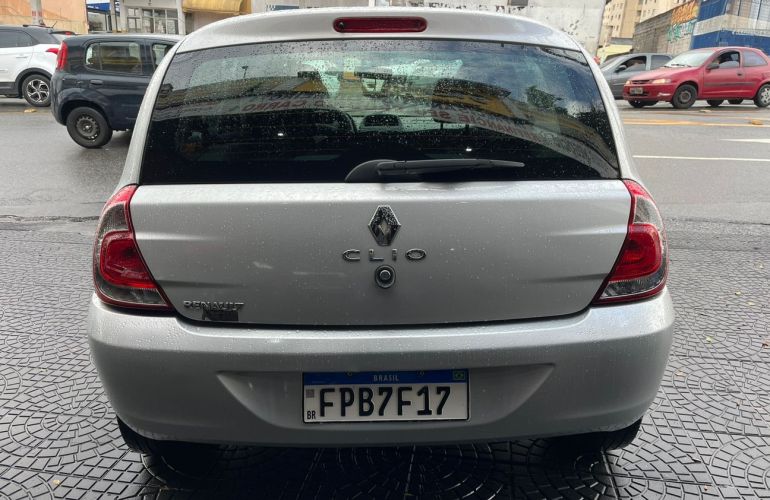 Renault Clio 1.0 Expression 16v - Foto #6
