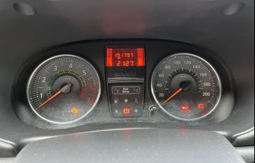 Renault Clio 1.0 Expression 16v - Foto #9