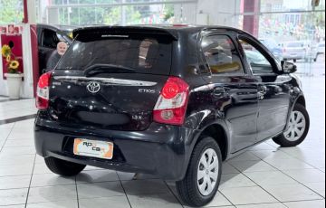 Toyota Etios 1.3 X 16v - Foto #4