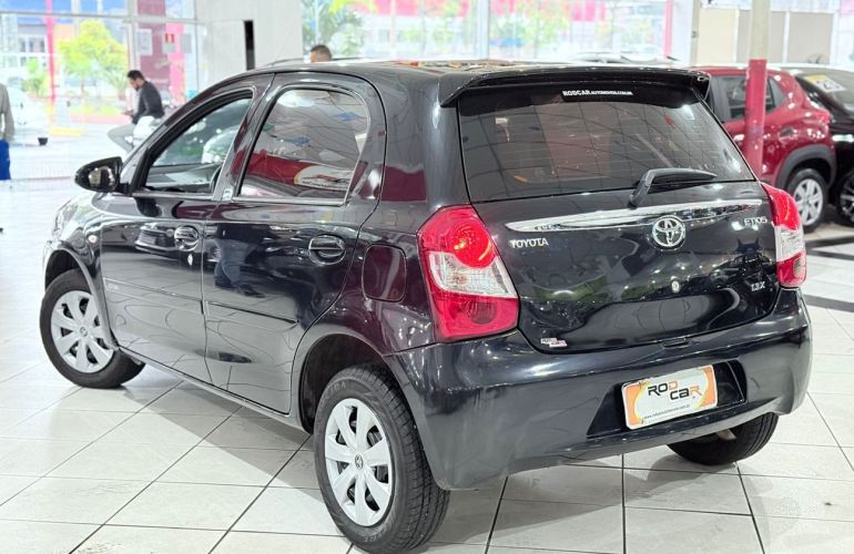 Toyota Etios 1.3 X 16v - Foto #6