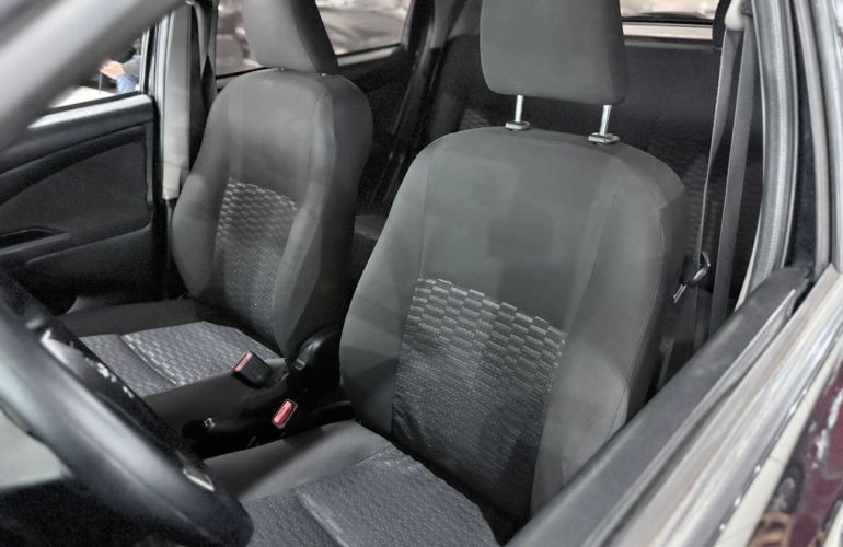 Toyota Etios 1.3 X 16v - Foto #8