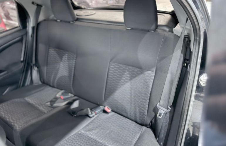 Toyota Etios 1.3 X 16v - Foto #9