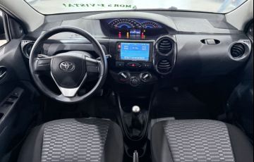 Toyota Etios 1.3 X 16v - Foto #10