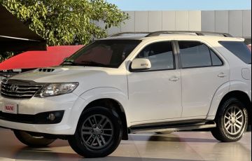 Toyota Hilux SW4 3.0 TDI 4x4 SRV 7L