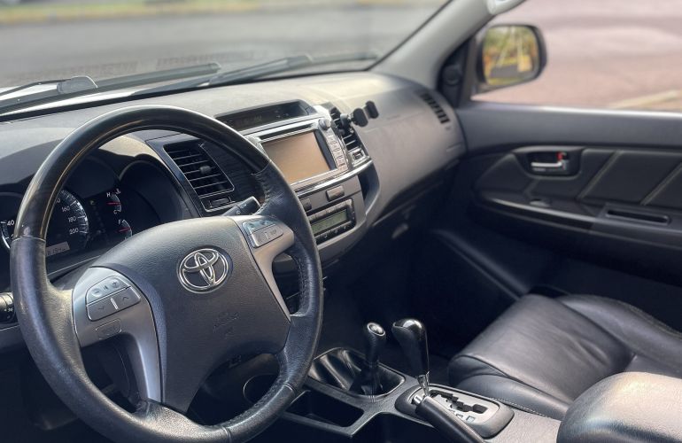 Toyota Hilux SW4 3.0 TDI 4x4 SRV 7L - Foto #3