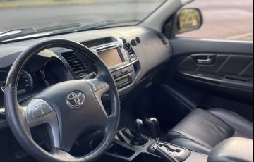 Toyota Hilux SW4 3.0 TDI 4x4 SRV 7L - Foto #3