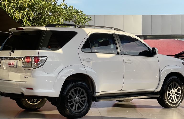 Toyota Hilux SW4 3.0 TDI 4x4 SRV 7L - Foto #4