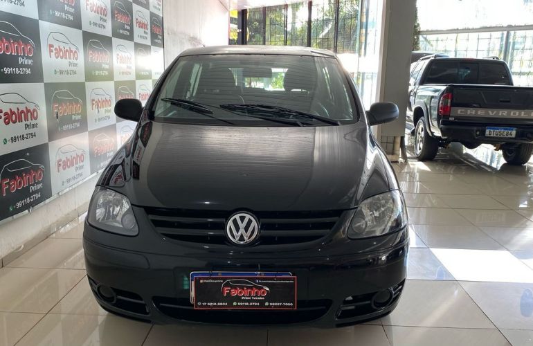 Volkswagen Fox 1.0 Mi 8v - Foto #2