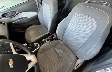 Chevrolet Onix 1.0 LT - Foto #7