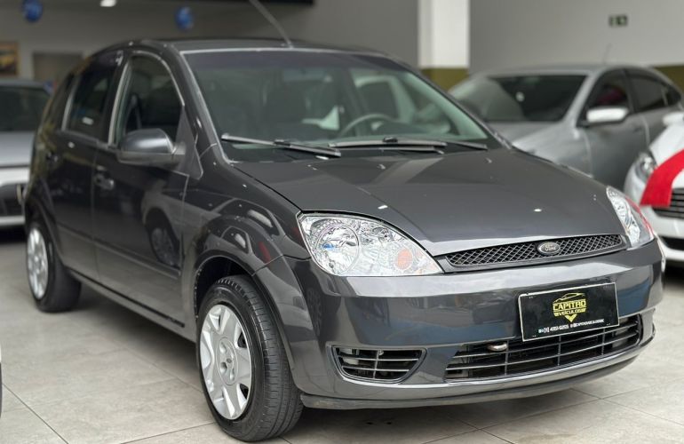 Ford Fiesta 1.6 MPi Hatch 8v - Foto #1
